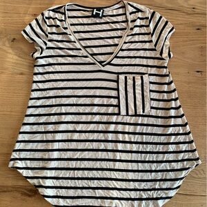 H by Bordeaux Variety Stripe V-neck Short Sleeve Knit Tee Shirt Women’s Preloved